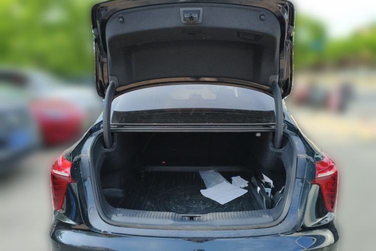 Used Hongqi H5 2023 2.0T Automatic Smart Connect Flagship Edition Trunk