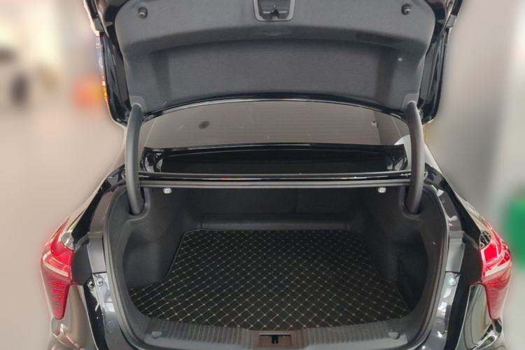 Used Hongqi H5 2023 2.0T Automatic Smart Connect Flagship Edition Trunk