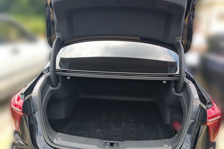 Used Hongqi H5 2023 2.0T Automatic Smart Connect Flagship Edition Trunk