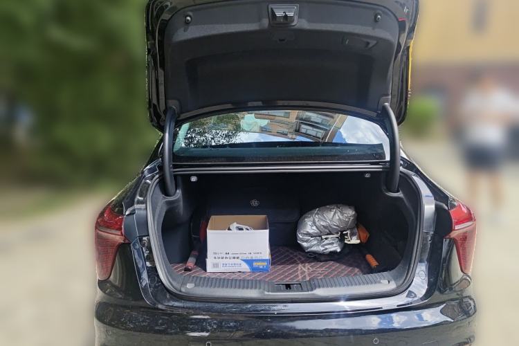 Used Hongqi H5 2023 1.5T DCT Smart Connect Flagship Edition Trunk