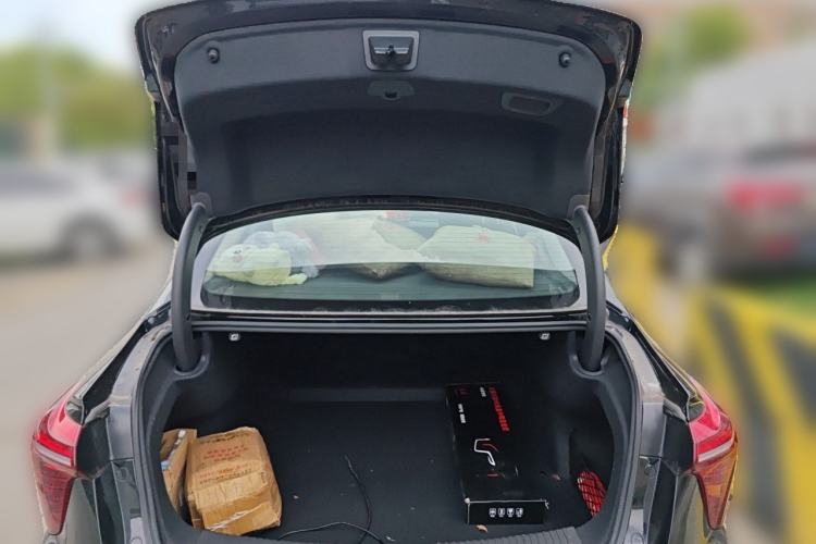 Used Hongqi H5 2023 1.5T DCT Smart Connect Flagship Edition Trunk
