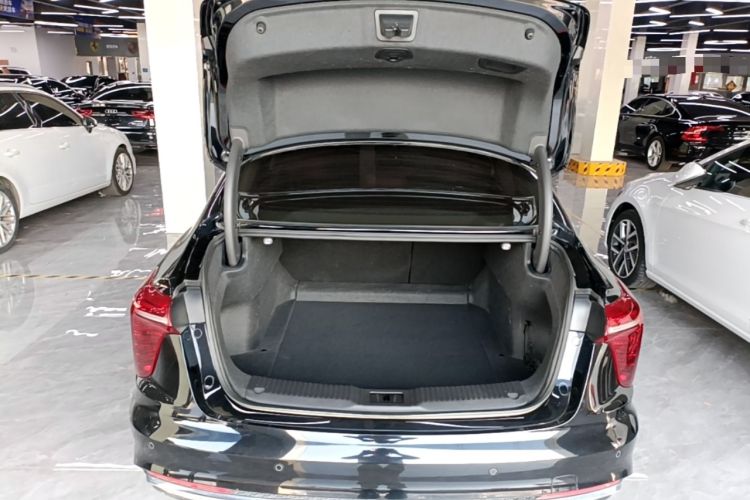 Used Hongqi H5 2023 2.0T Automatic Smart Connect Flagship Edition Trunk