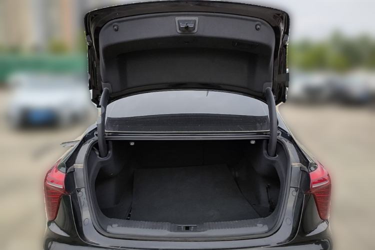 Used Hongqi H5 2023 1.5T DCT Smart Connect Flagship Edition Trunk