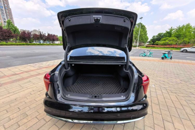Used Hongqi H5 2023 2.0T Automatic Smart Connect Flagship Edition Trunk