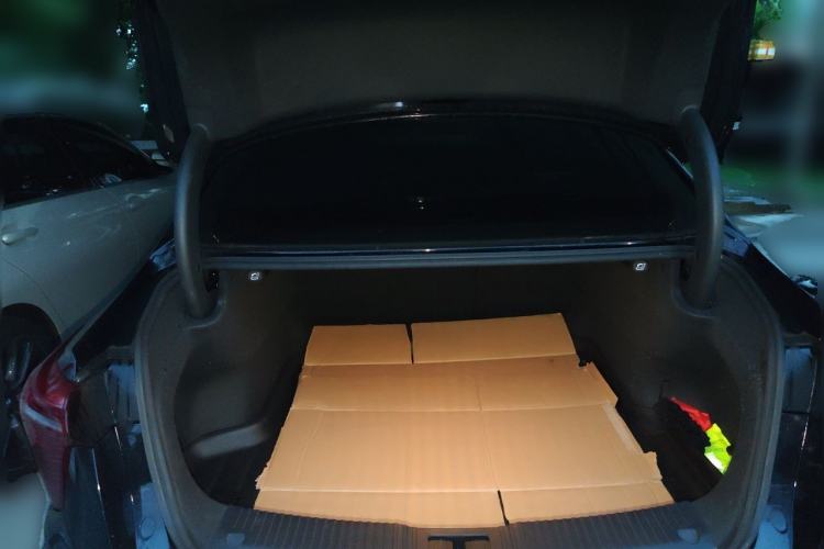 Used Hongqi H5 2023 2.0T Automatic Smart Connect Flagship Edition Trunk