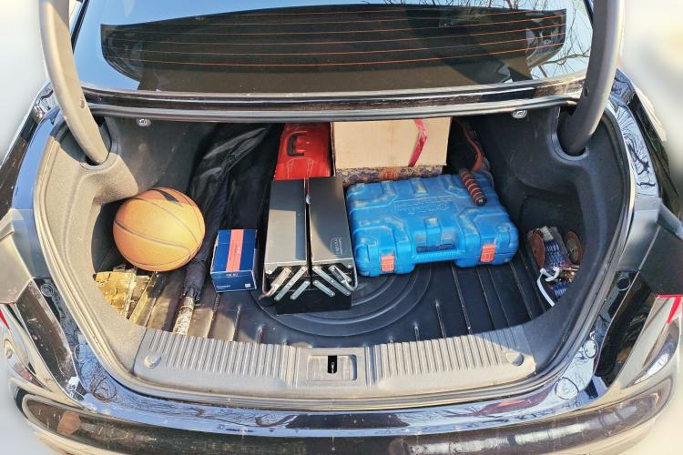 Used Hongqi H5 2023 1.5T HEV Smart Connect Flagship Edition Trunk