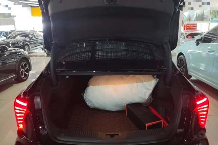 Used Hongqi H5 2023 2.0T Automatic Smart Connect Flagship Edition Trunk