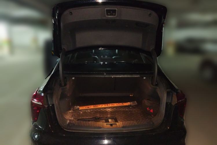 Used Hongqi H5 2023 2.0T Automatic Smart Connect Flagship Edition Trunk