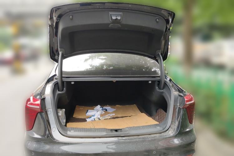 Used Hongqi H5 2023 2.0T Automatic Smart Connect Flagship Edition Trunk