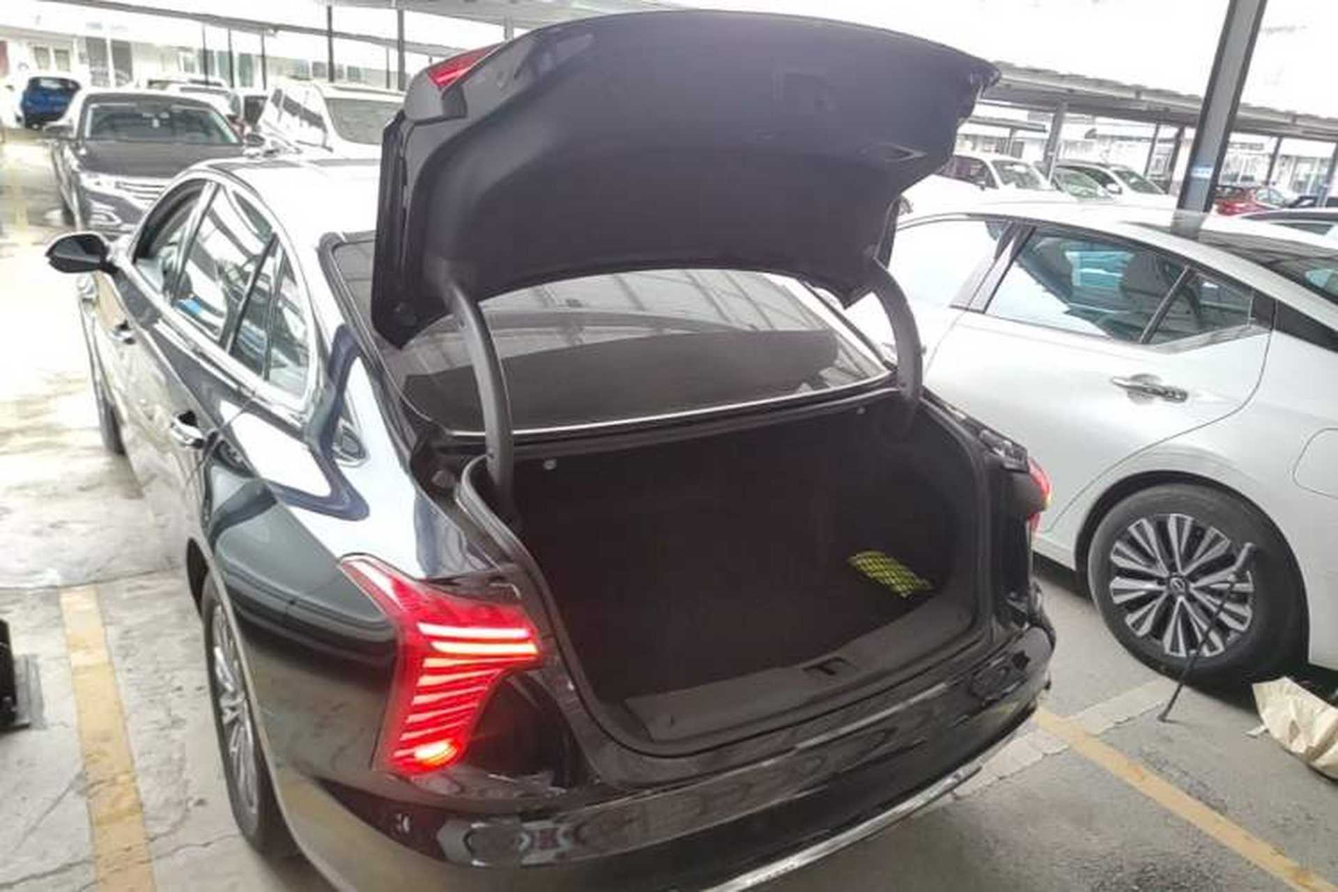 Used Hongqi H5 2023 2.0T Automatic Smart Connect Flagship Edition Trunk