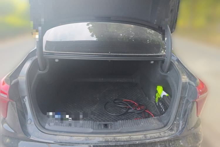 Used Hongqi H5 2023 1.5T DCT Smart Connect Flagship Edition Trunk