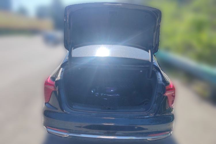 Used Hongqi H5 2023 2.0T Automatic Smart Connect Flagship Edition Trunk