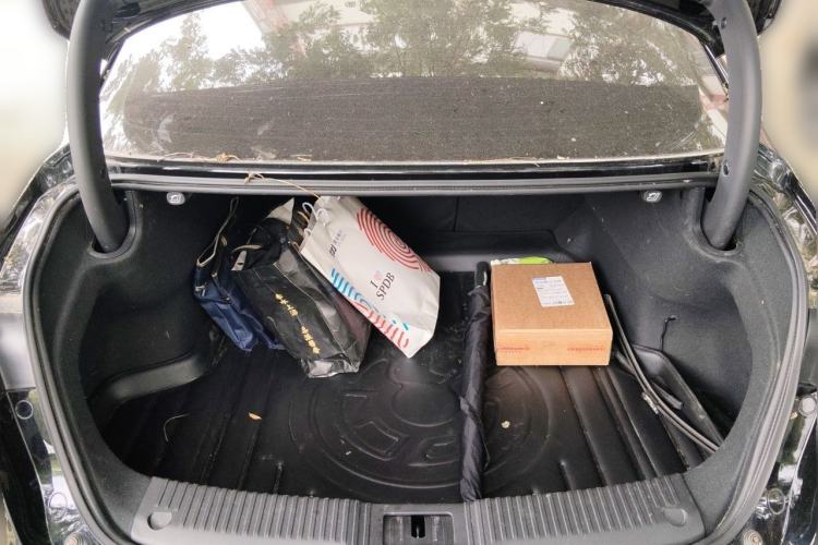 Used Hongqi H5 2023 2.0T Automatic Smart Connect Flagship Edition Trunk