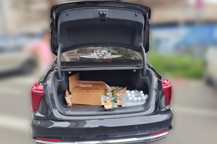 Used Hongqi H5 2023 2.0T Automatic Smart Connect Flagship Edition Trunk