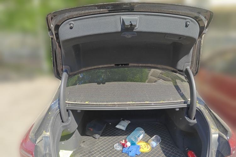 Used Hongqi H5 2023 2.0T Automatic Smart Connect Flagship Edition Trunk
