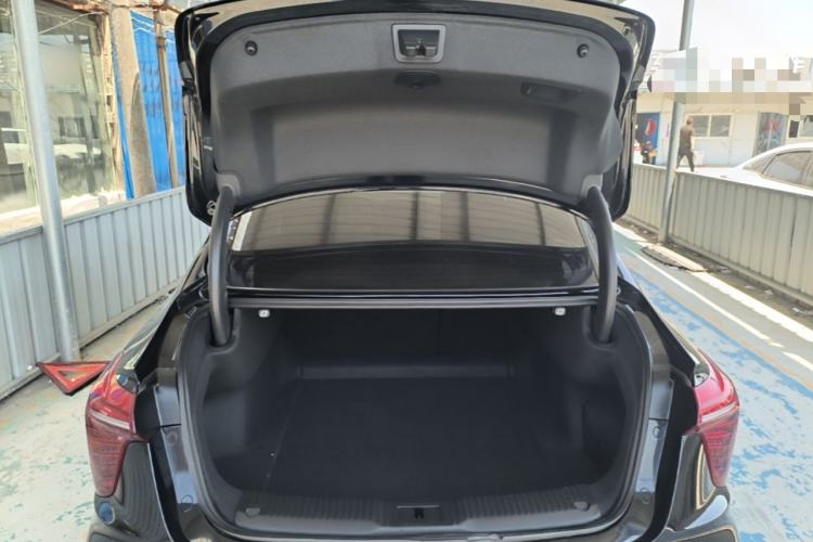 Used Hongqi H5 2023 1.5T DCT Smart Connect Flagship Edition Trunk