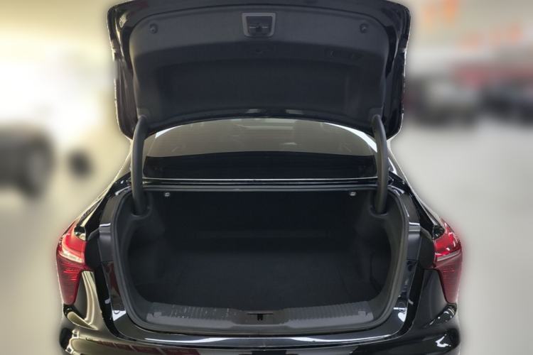 Used Hongqi H5 2023 2.0T Automatic Smart Connect Flagship Edition Trunk