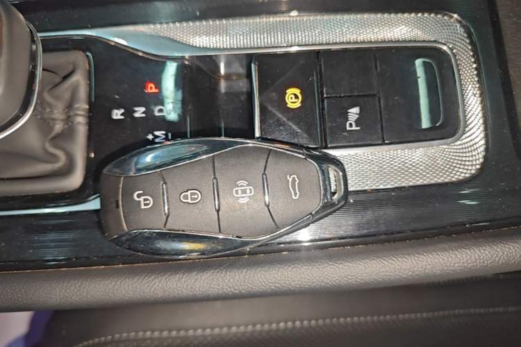 Used Hongqi H5 2023 1.5T DCT Smart Connect Flagship Edition Vehicle Key