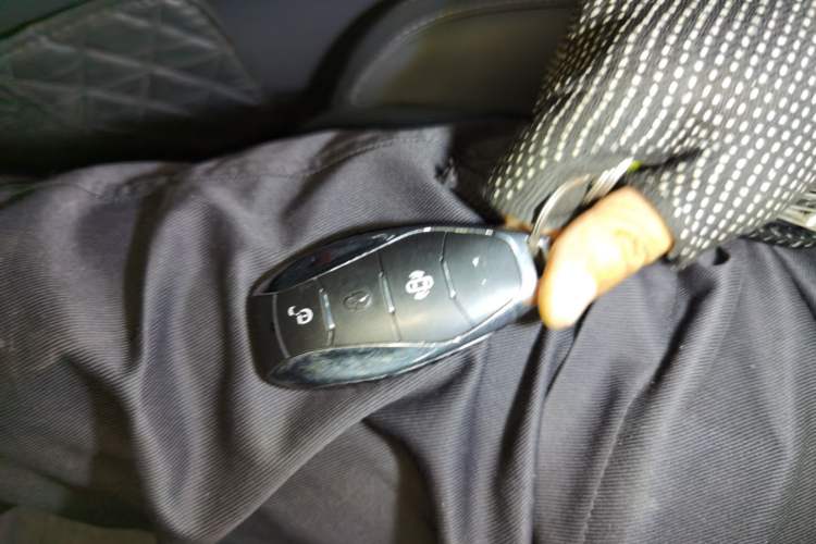 Used Hongqi H5 2023 1.5T HEV Smart Connect Flagship Edition Vehicle Key