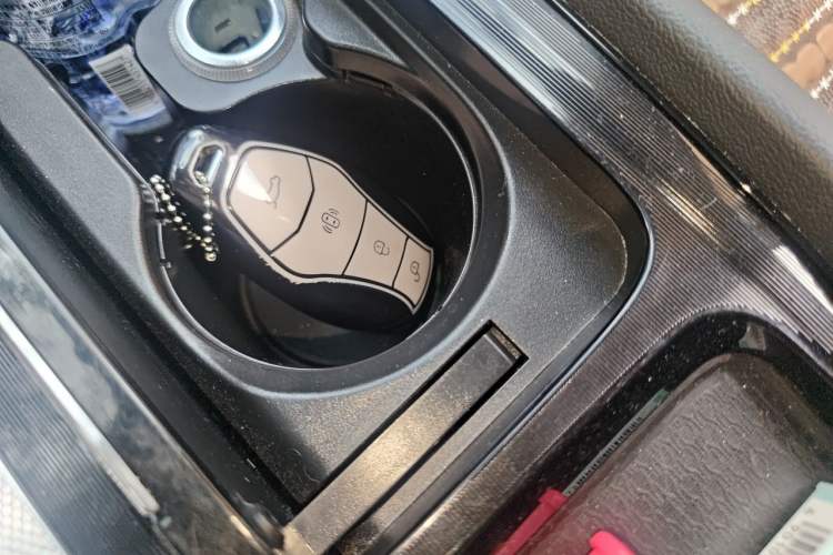 Used Hongqi H5 2023 1.5T DCT Smart Connect Flagship Edition Vehicle Key
