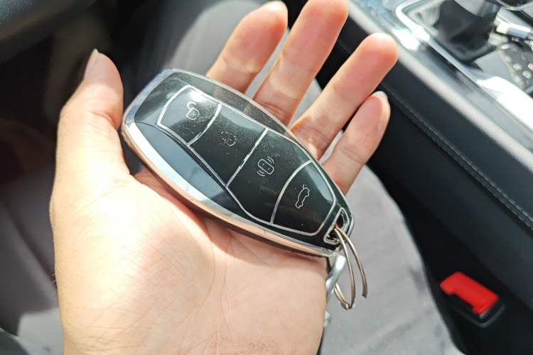 Used Hongqi H5 2023 1.5T DCT Smart Connect Flagship Edition Vehicle Key