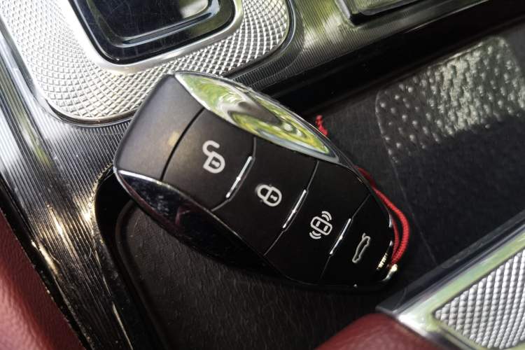 Used Hongqi H5 2023 1.5T DCT Smart Connect Flagship Edition Vehicle Key