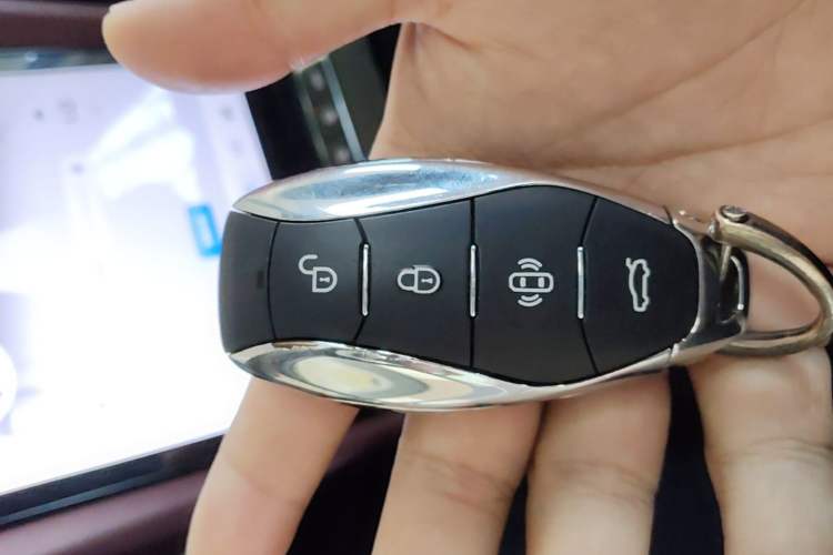 Used Hongqi H5 2023 1.5T DCT Smart Connect Flagship Edition Vehicle Key