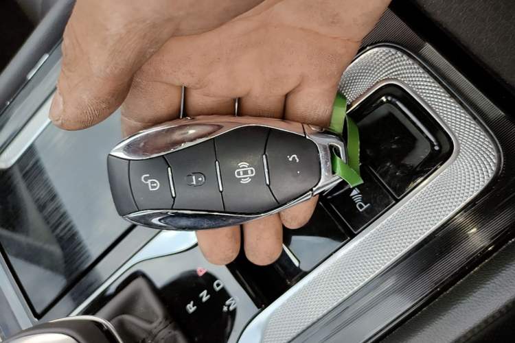 Used Hongqi H5 2023 1.5T DCT Smart Connect Flagship Edition Vehicle Key