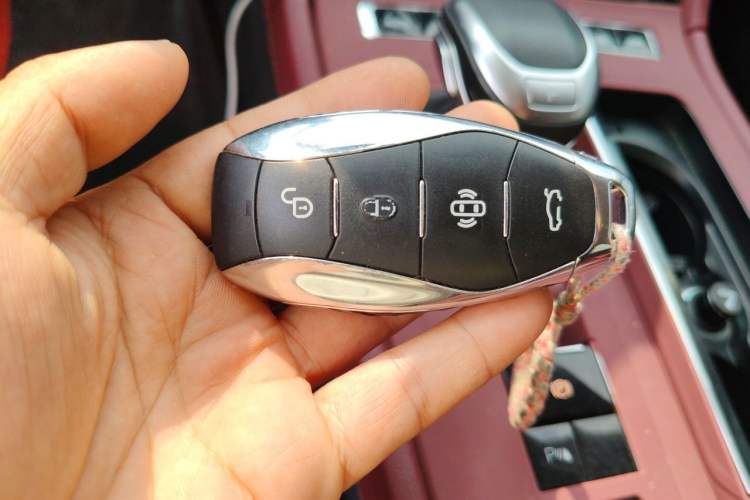Used Hongqi H5 2023 1.5T DCT Smart Connect Flagship Edition Vehicle Key