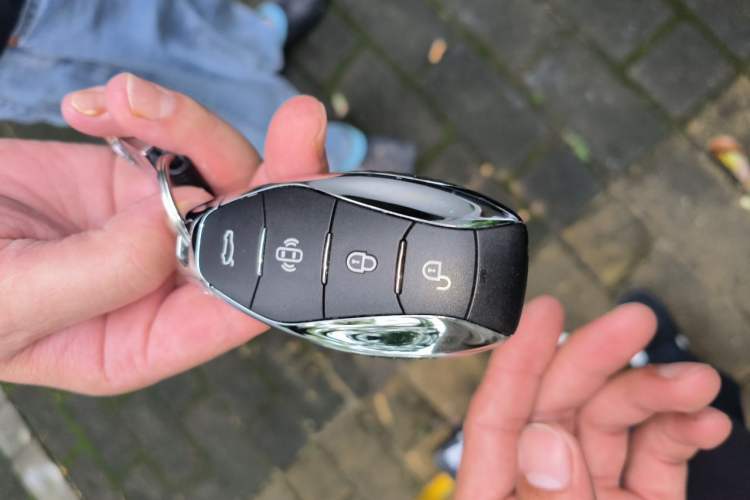 Used Hongqi H5 2023 1.5T DCT Smart Connect Flagship Edition Vehicle Key