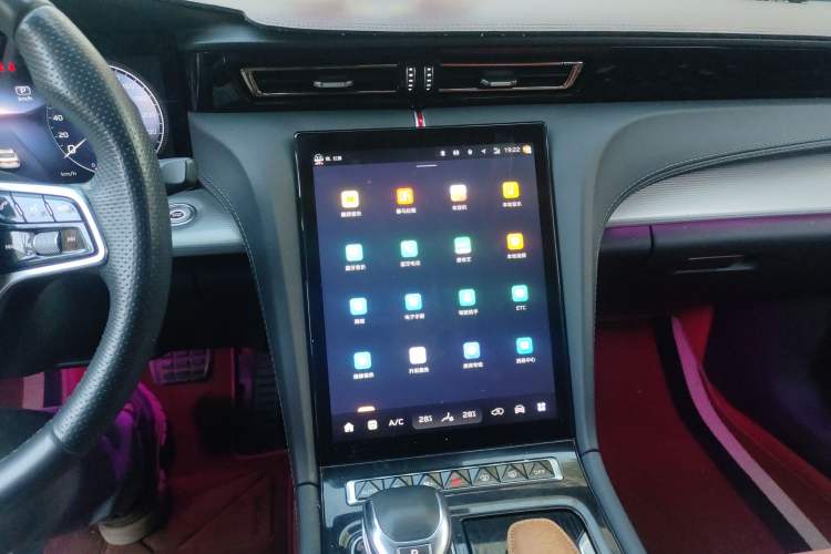 Used Hongqi H5 2023 2.0T Automatic Smart Connect Flagship Edition Audio And AC Panel