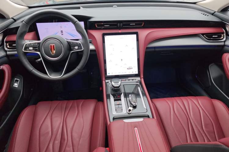 Used Hongqi H5 2023 2.0T Automatic Smart Connect Flagship Edition Center Console