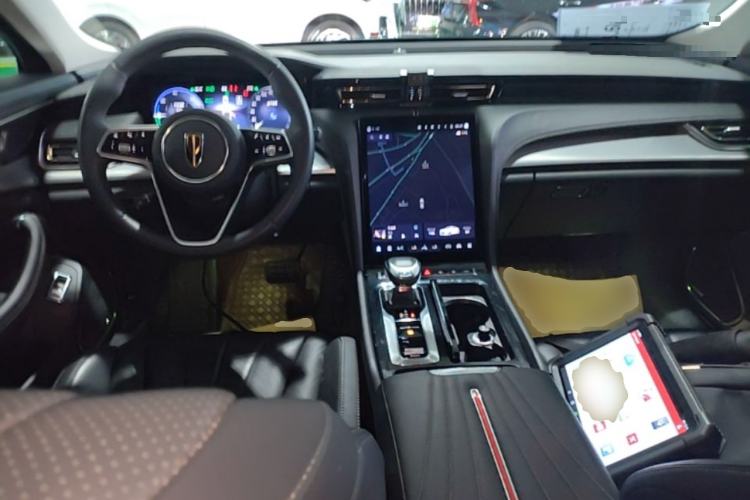 Used Hongqi H5 2023 1.5T HEV Smart Connect Flagship Edition Center Console