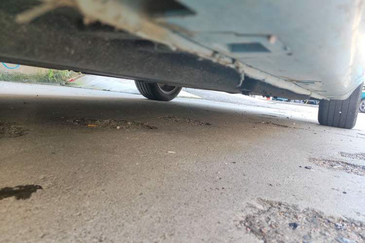 Used Hongqi H5 2023 1.5T HEV Smart Connect Flagship Edition Chassis Front Left