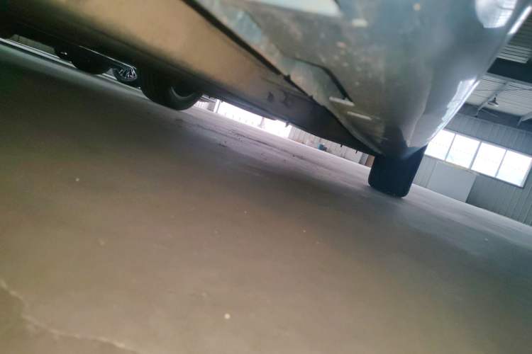 Used Hongqi H5 2023 2.0T Automatic Smart Connect Flagship Edition Chassis Front Left