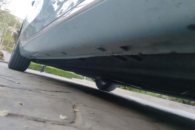 Used Hongqi H5 2023 2.0T Automatic Smart Connect Flagship Edition Chassis Front Right