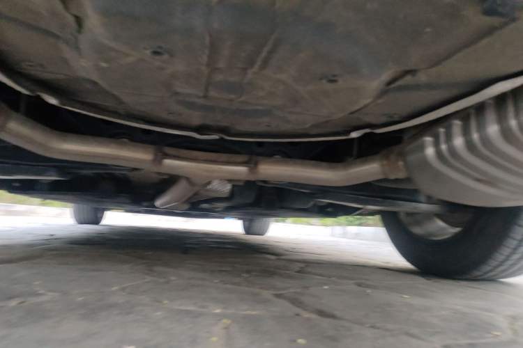 Used Hongqi H5 2023 2.0T Automatic Smart Connect Flagship Edition Chassis Rear