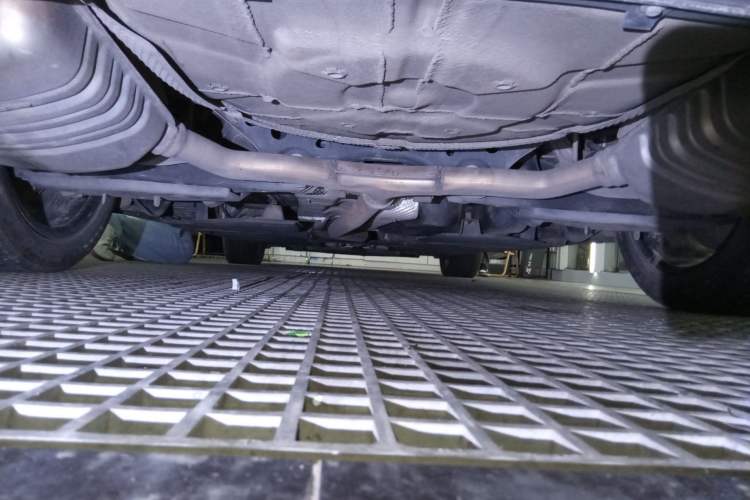 Used Hongqi H5 2023 2.0T Automatic Smart Connect Flagship Edition Chassis Rear