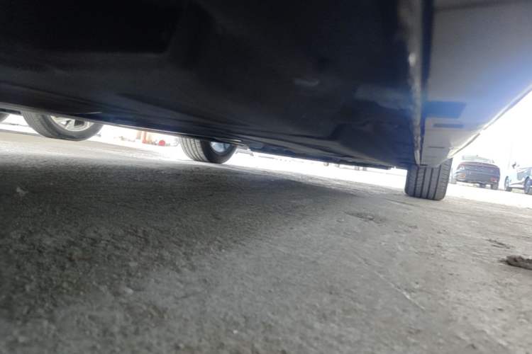 Used Hongqi H5 2023 2.0T Automatic Smart Connect Flagship Edition Chassis Rear Right