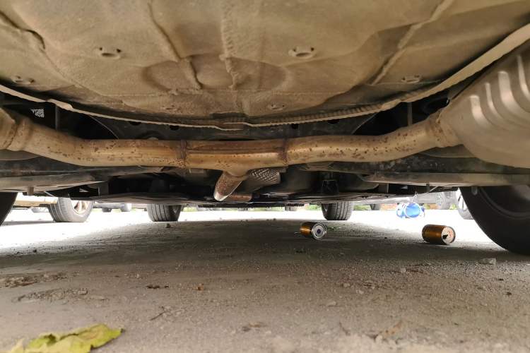 Used Hongqi H5 2023 1.5T DCT Smart Connect Flagship Edition Chassis Rear