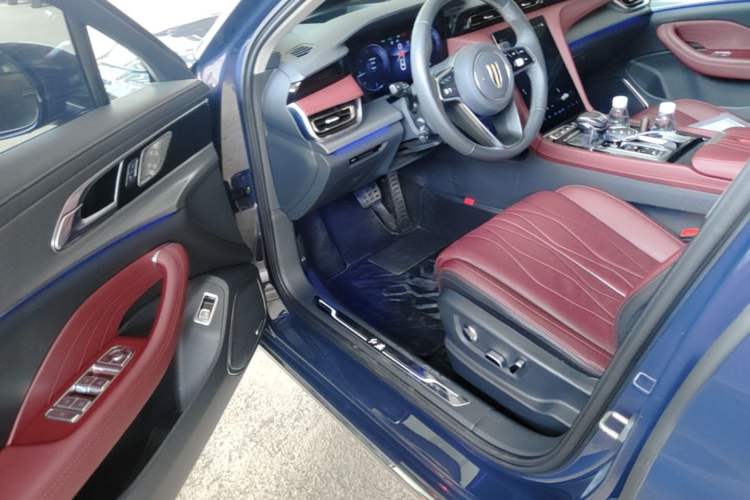 Used Hongqi H5 2023 2.0T Automatic Smart Connect Flagship Edition Driver Seat