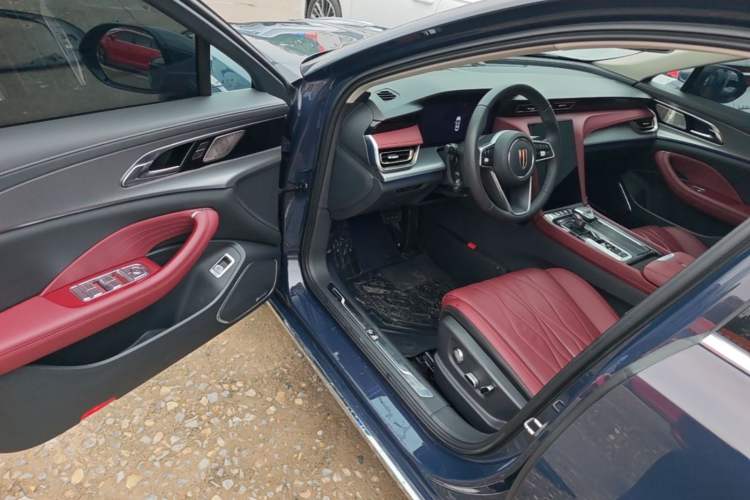Used Hongqi H5 2023 2.0T Automatic Smart Connect Flagship Edition Driver Seat