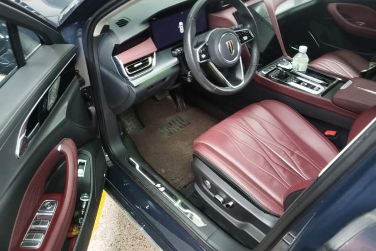 Used Hongqi H5 2023 2.0T Automatic Smart Connect Flagship Edition Driver Seat