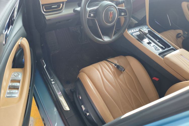 Used Hongqi H5 2023 2.0T Automatic Smart Connect Flagship Edition Driver Seat