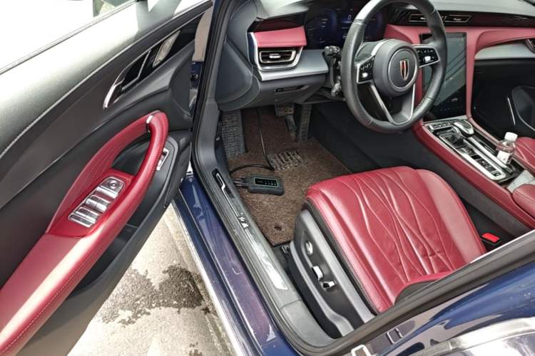 Used Hongqi H5 2023 2.0T Automatic Smart Connect Flagship Edition Driver Seat