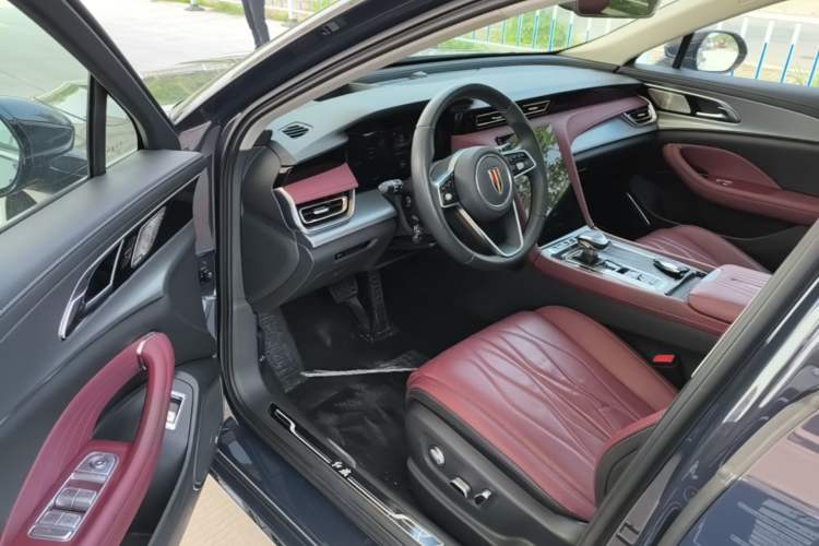 Used Hongqi H5 2023 2.0T Automatic Smart Connect Flagship Edition Driver Seat