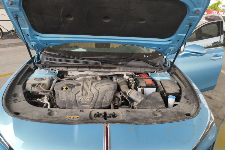 Used Hongqi H5 2023 2.0T Automatic Smart Connect Flagship Edition Engine Bay