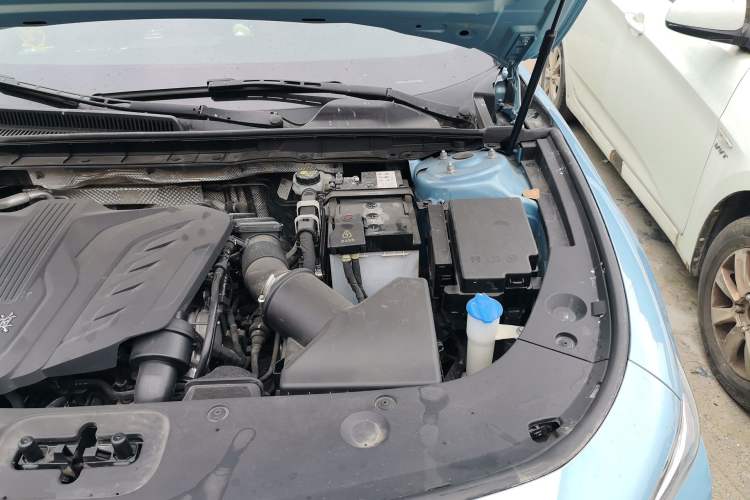 Used Hongqi H5 2023 1.5T DCT Smart Connect Flagship Edition Engine Bay Left