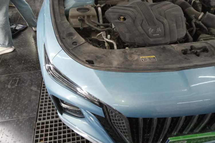 Used Hongqi H5 2023 2.0T Automatic Smart Connect Flagship Edition Engine Bay Right