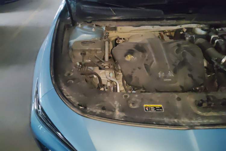 Used Hongqi H5 2023 2.0T Automatic Smart Connect Flagship Edition Engine Bay Right
